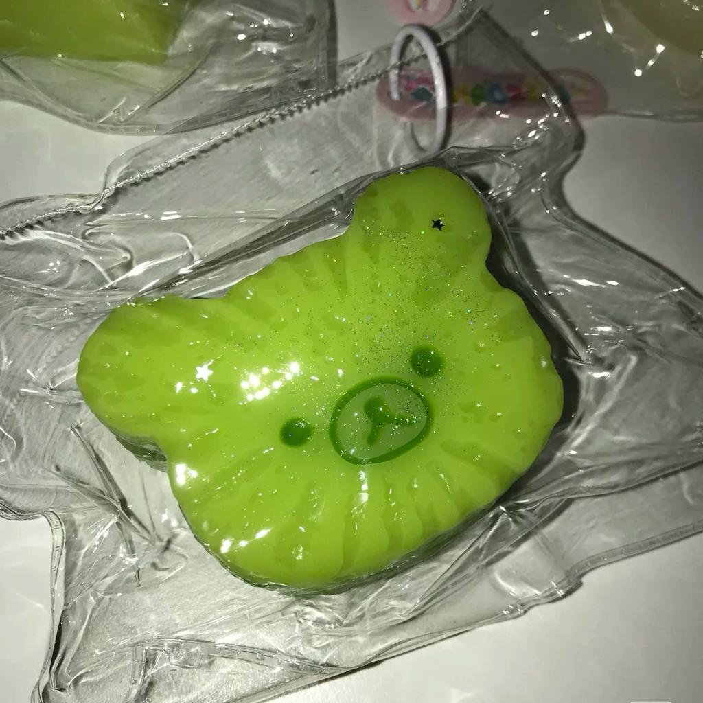 New Silicone Bear Carrot Squeeze Slow Rebound Portable Stress Relief Toy Squishy Toys Squishies