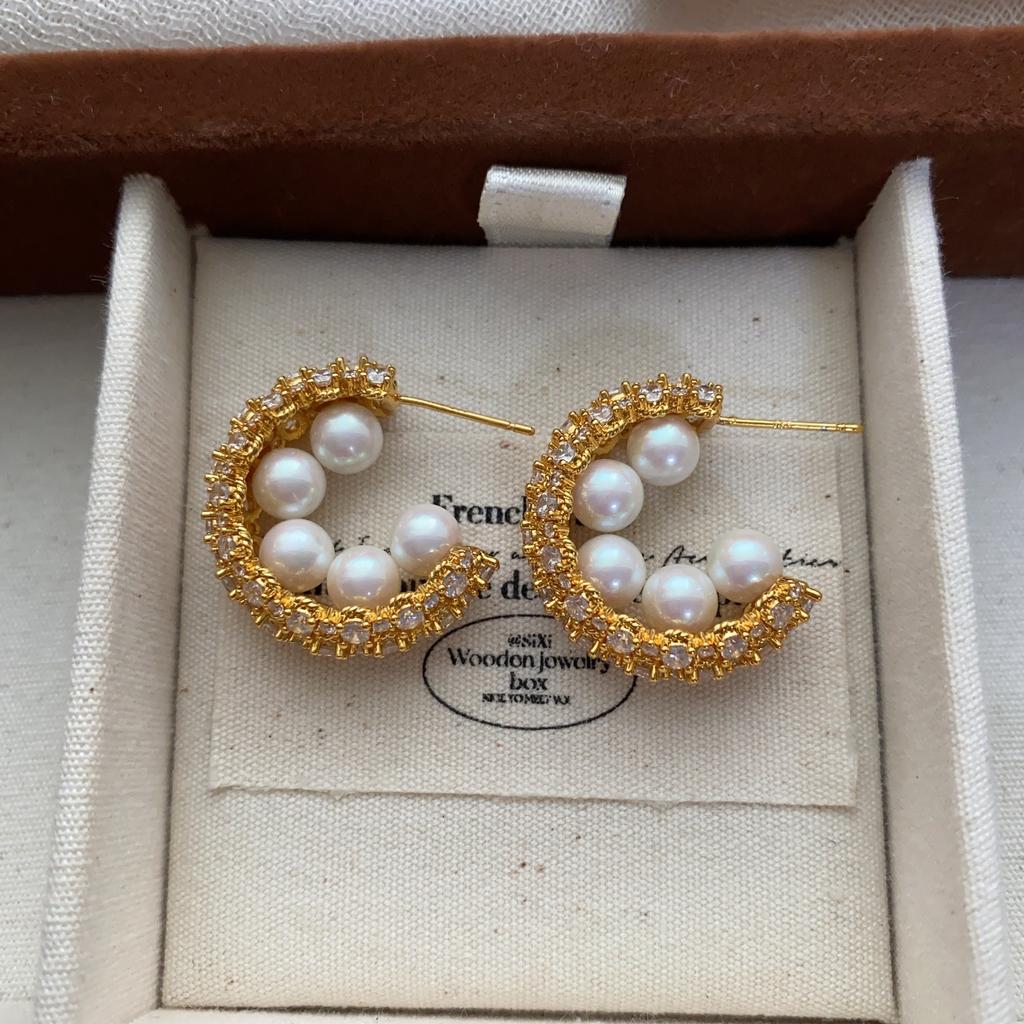 Classic Pearl Full Diamond C-Shaped Stud Earrings, Elegant Diamond-Set Temperament, Advanced Light Luxury, Niche Retro Versatile C Earrings