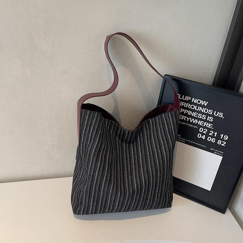 Summer Minimalist Striped Fresh and Simple Commuter Single-shoulder Handbag