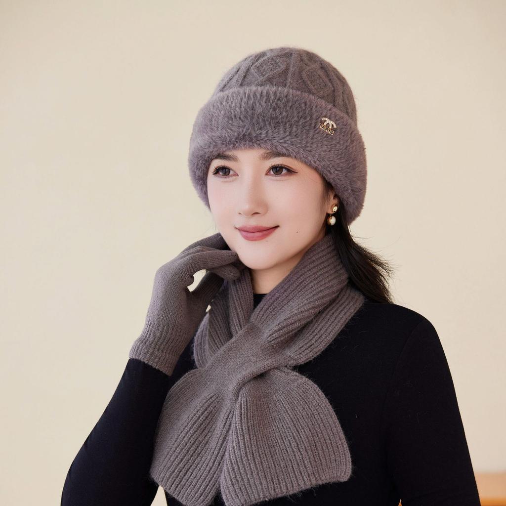 Mom Middle-aged and Elderly Hat Knitted Hat for Women In Winter Warm Ear Protection Head Hat Plus Fluffy Hat Windproof Old Lady
