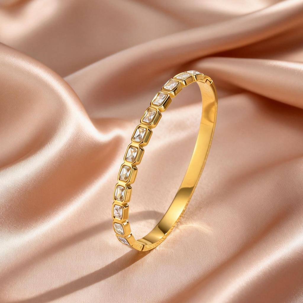 Luxury Sparkling Inlaid Zircon Stainless Steel Bracelets for Women Fashion Gold Plated Open Bangle Non Fading Jewelry Gift