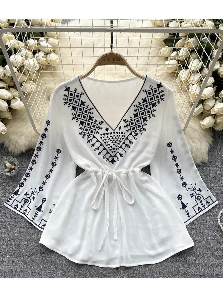 

Женская блузка весна-осень в стиле бохо, этническая рубашка с V-образным вырезом, вышивка, завязка, дизайн, топы, женская национальная свободная мода, ретро-одежда One Size белый