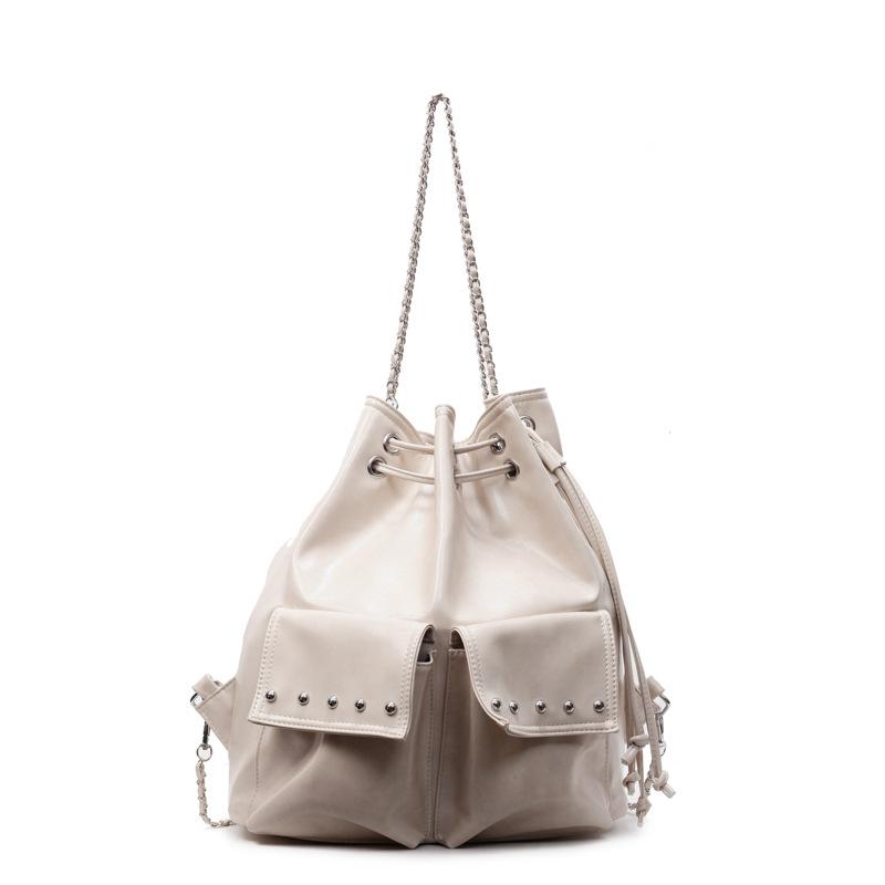 

Niche 2026 Spring Single Shoulder Commuter Bag Drawstring Small Fragrant Wind Rivet Cross Shoulder Chain Multi Pocket Backpack for Women білий