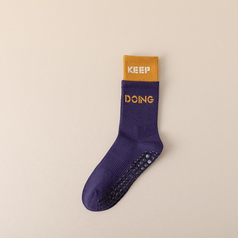 Non-Slip Yoga Socks Women Mid-Calf Anti-Slip Pilates Color-Block Design Seamless Cotton Blend Breathable Deep Purple
