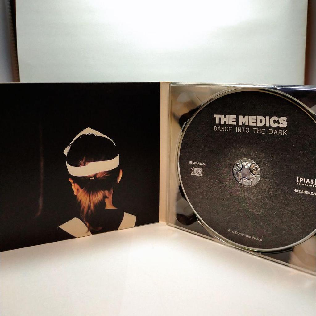 [GEBRAUCHT] THE MEDICS DANCE INTO THE DARK CD