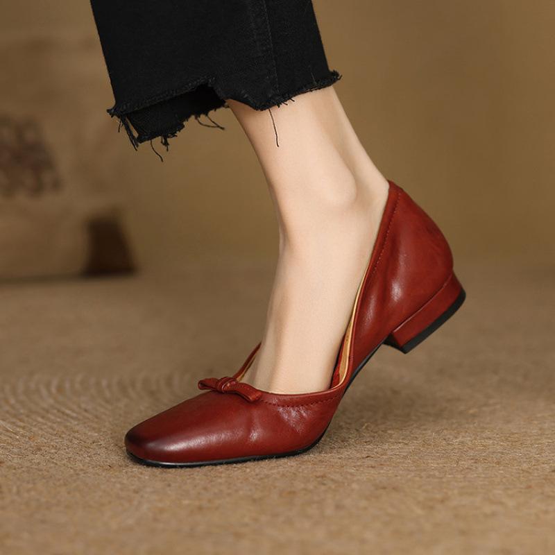 New women's casual single shoes shallow mouth round head beef tendon sole four seasons lazy shoes comfortable low heel large size soft sole leather