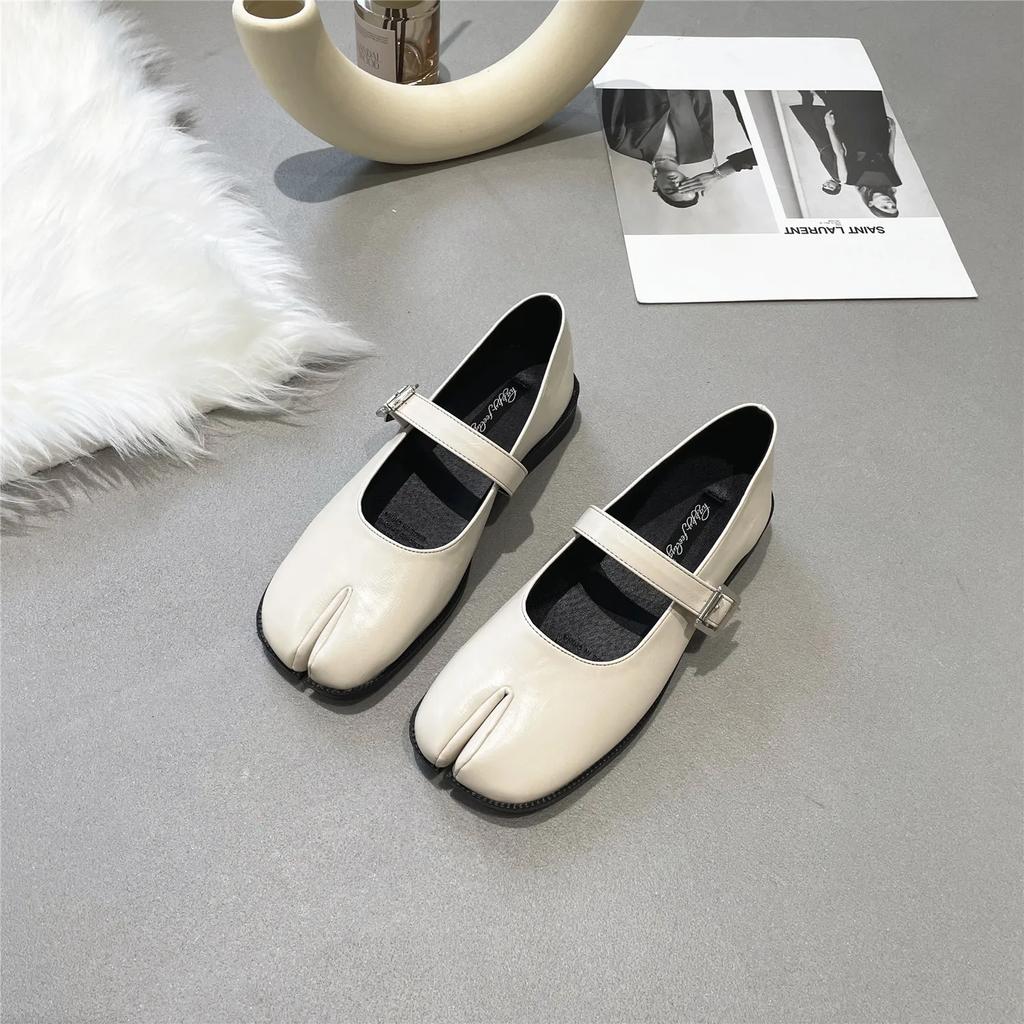 New Autumn Split Toe Shoes Women Ladies Pumps Female Retro Daily Footwear Comfort Non Slip Leather Shoes