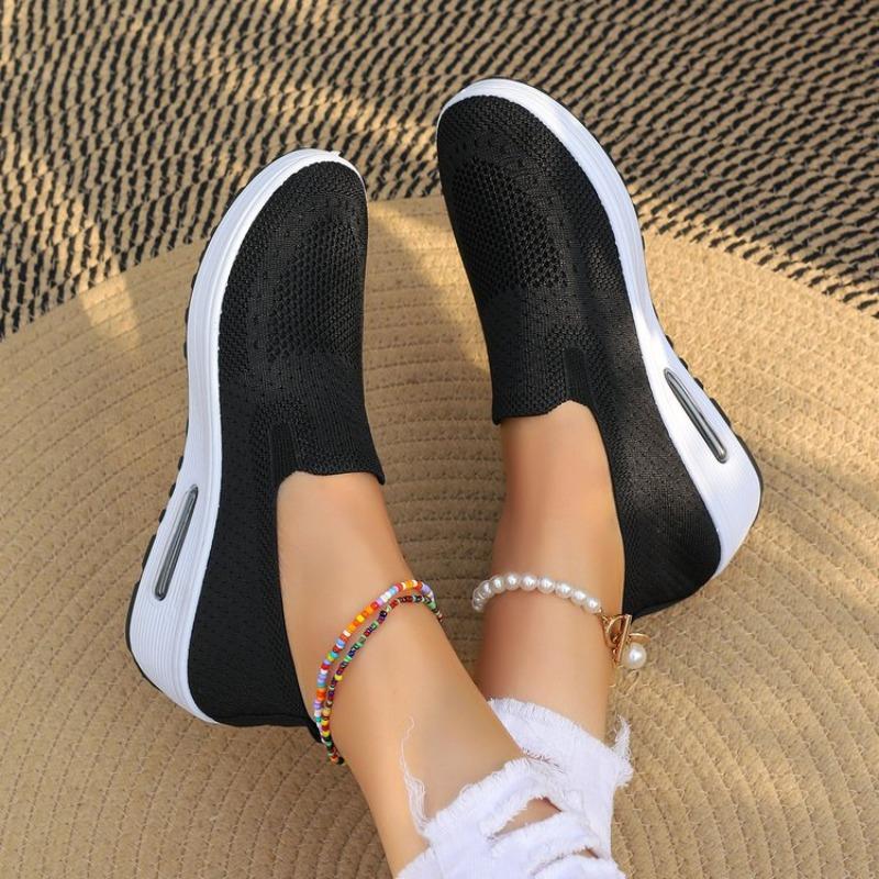 Women New Foreign Trade Wholesale Mom Shoes, Breathable Fly-knit Slip-on Platform Height-increasing Soft Sole Casual Sneakers