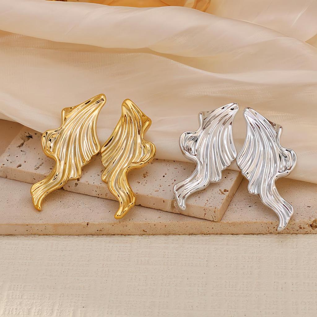 Wide-Edge C-Shaped Women's Earrings: Trendy, Elegant, Geometric Design