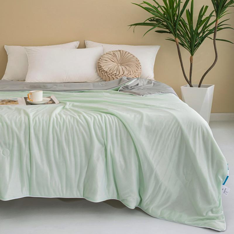 Cool Feeling Class A Ice Cream Summer Cool Quilt, Household Solid Color Summer Quilt Machine Washable Air Conditioner Quilt Summer Ice Silk Thin Quilt