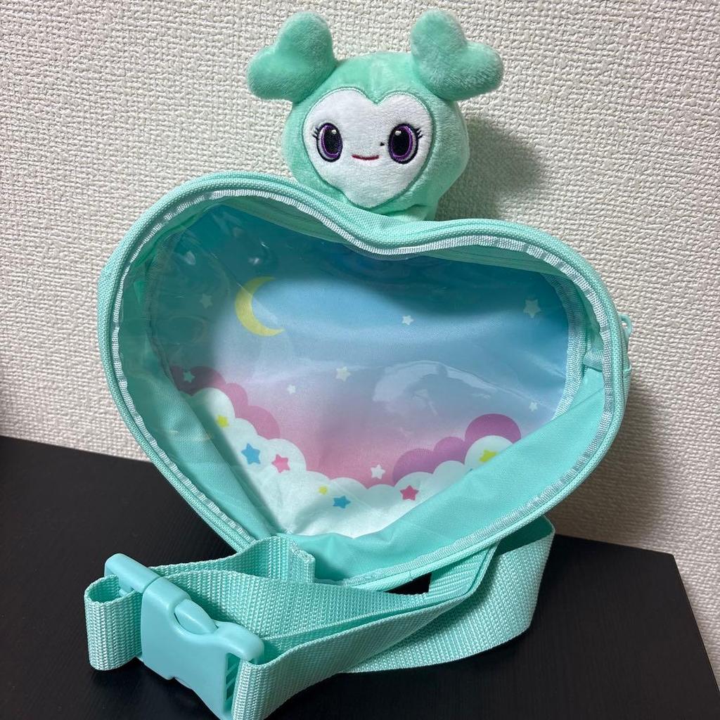 [USED] Mint green heart-shaped bag with plush toy