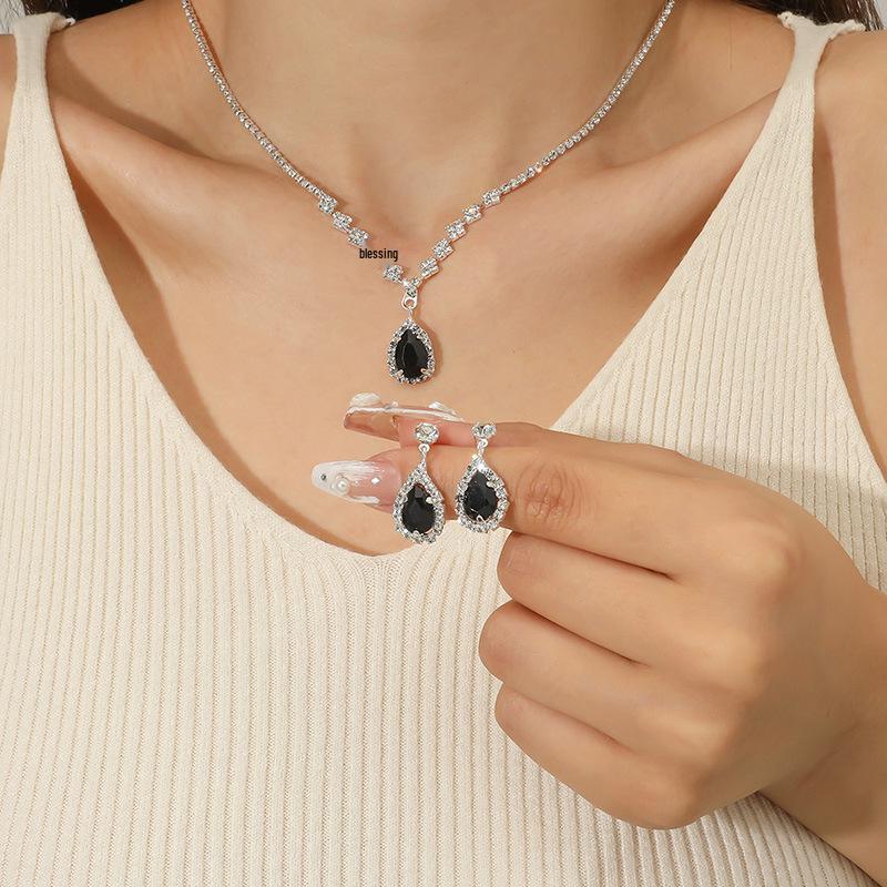 European & American Fashion Jewelry: Claw Chain Rhinestone Crystal Teardrop Necklace & Earring Set