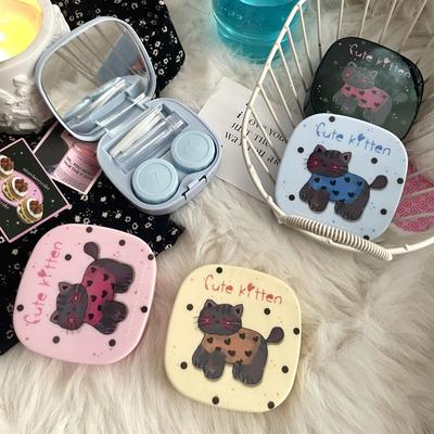 Cute Cat Graffiti Contact Lens Box Companion Box Care Contact Lens Case Portable Contact Lenses Case with Mirror and Tweezers