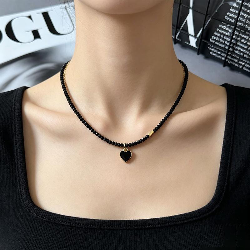 European-American Handmade Beaded Heart Necklace: Fashionable High-End Versatile Summer Jewelry