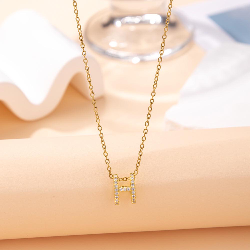 

Elegant Women s Summer Pendant - Non-fading, Niche Design, Light Luxury Jewelry Accessory.