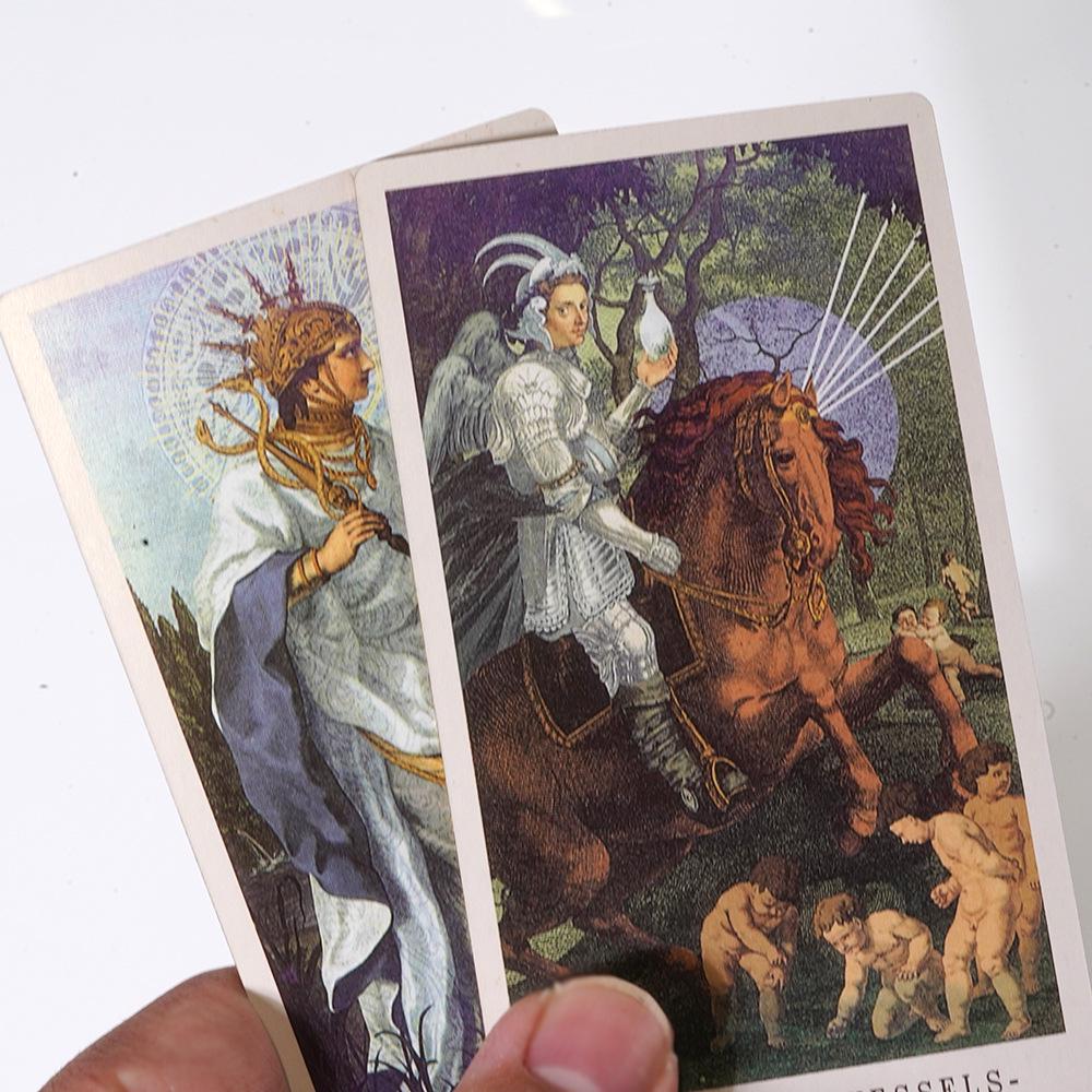 Terra Volatile Deluxe Silber Tarot Geschenkset mit lasergeprägtem Hardcover.