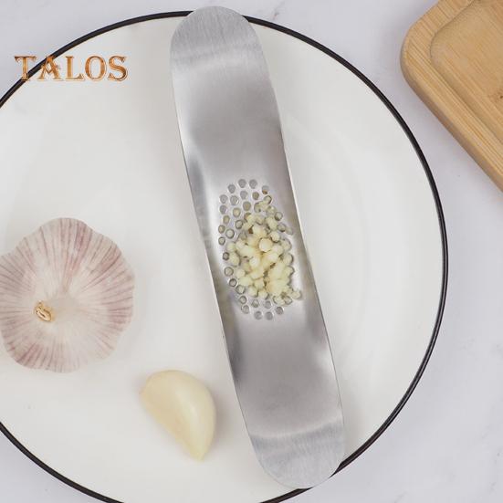 Garlic Masher Stainless Steel Garlic Press Mincer Dishwasher Safe Manual Curved Garlic Crusher Chopper Tool for Kitchen