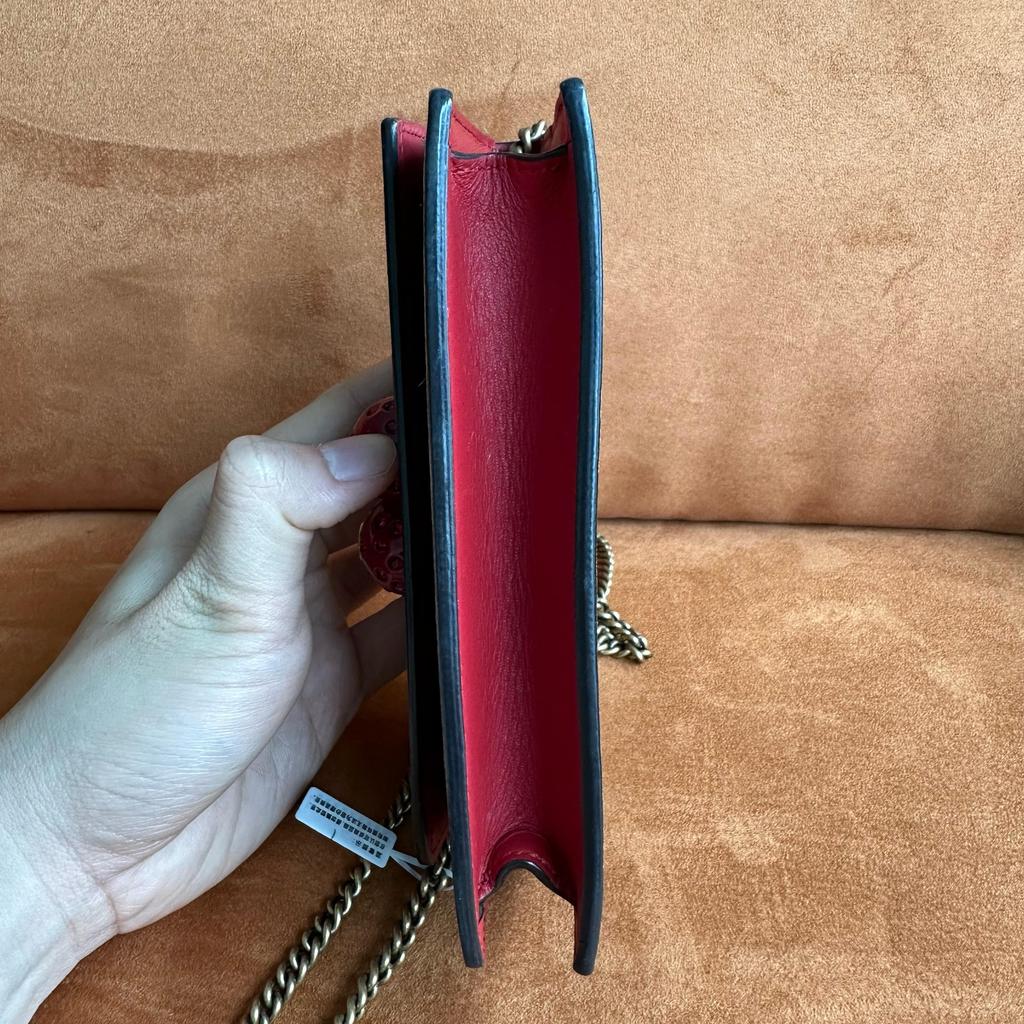 [Pre-Owned] 3D Cherry Decorated Logo Chain Bag - Very Good #V866VU