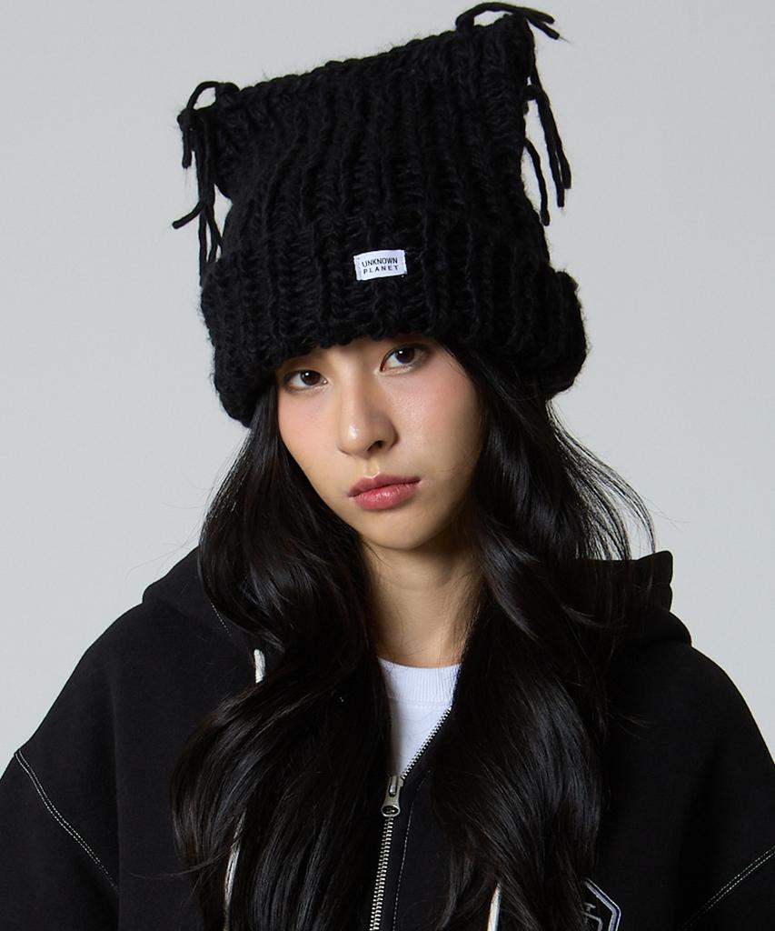 UNKNOWN PLANET Cat Knit Beanie Black