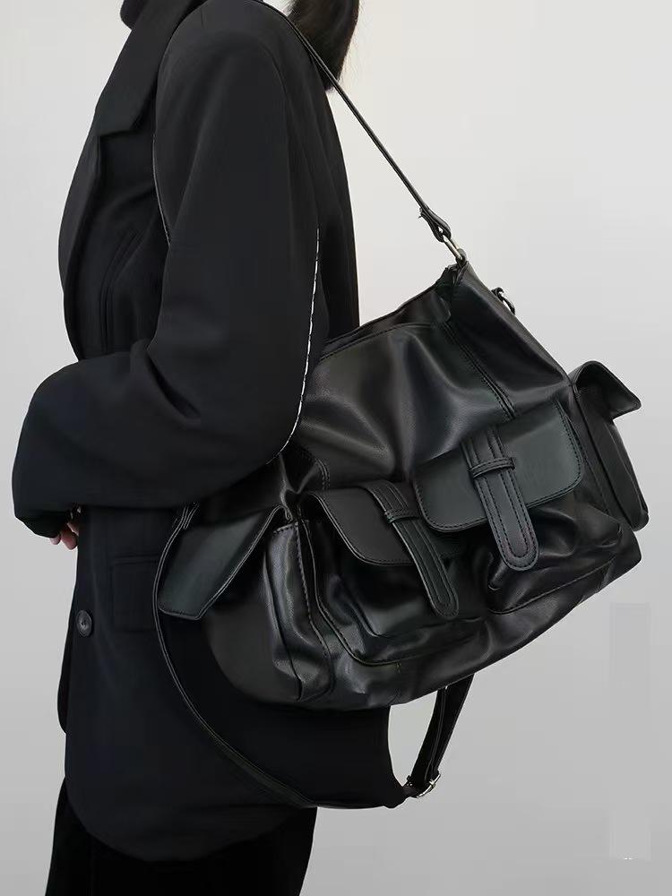 Autumn/Winter Women's Large Capacity Retro Crossbody and Shoulder Tote Bag