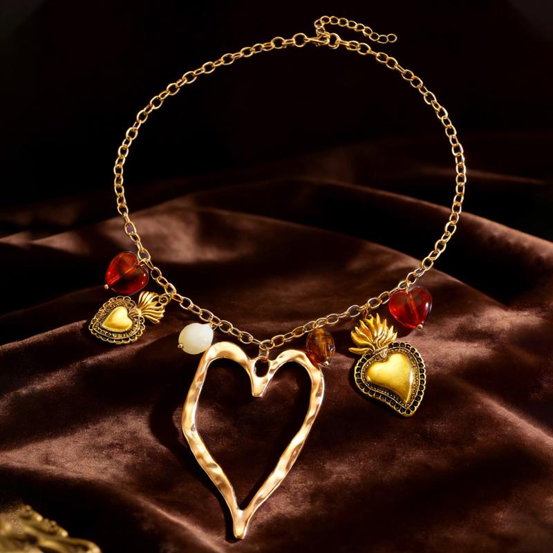 

Exaggerated Large Heart-Shaped Irregular Pendant Necklace for Women Punk Red Peach Heart Watch Strap Chain Long Necklace Zircon золотий