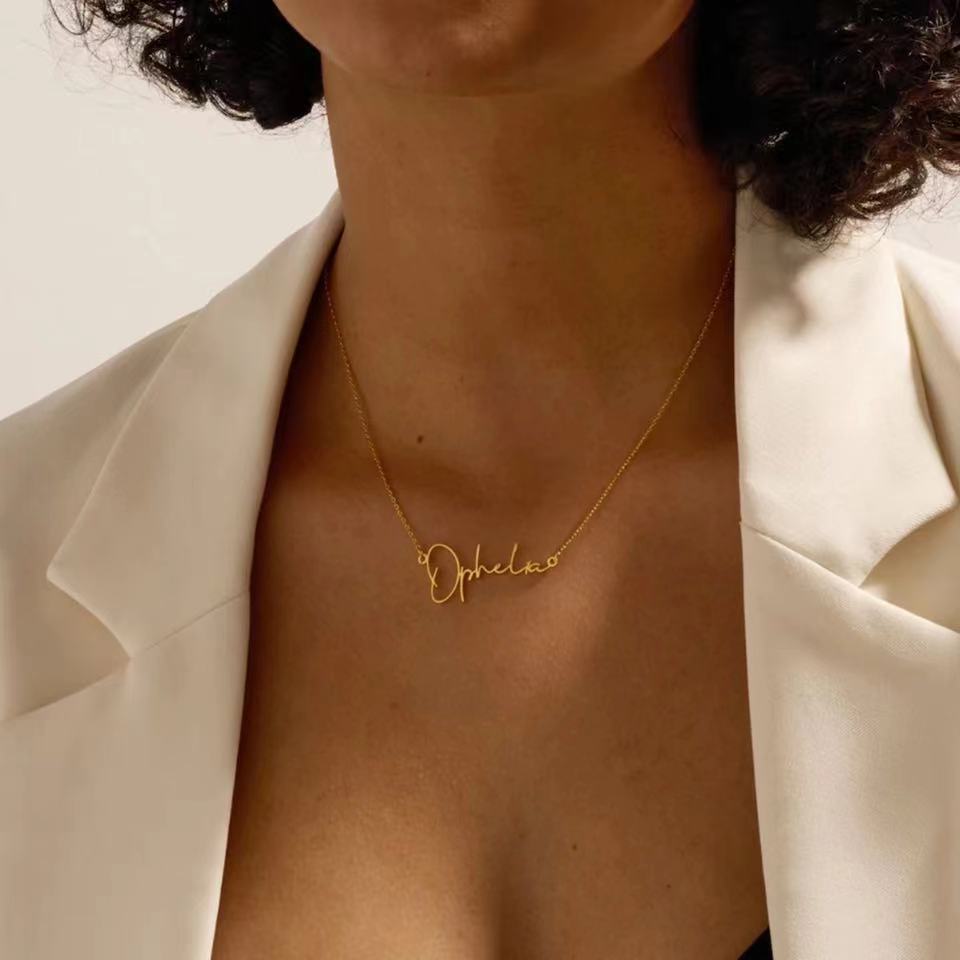 Personalisierte Buchstabenkette aus Edelstahl, schlichter Anhänger, Schlüsselbeinkette, Damenschmuck, Valentinstagsgeschenk