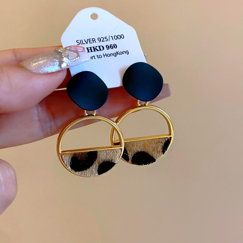 Retro Hong Kong Style Silver Needle Leopard Print Circle Earrings Light Luxury High-end Temperament Earrings Niche Earrings Women