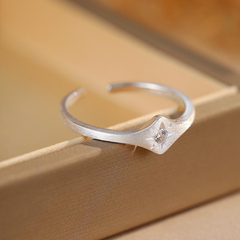 Frosted Star Ring: Women s Adjustable Niche Design for a Cool, Versatile Style Open Adjustable