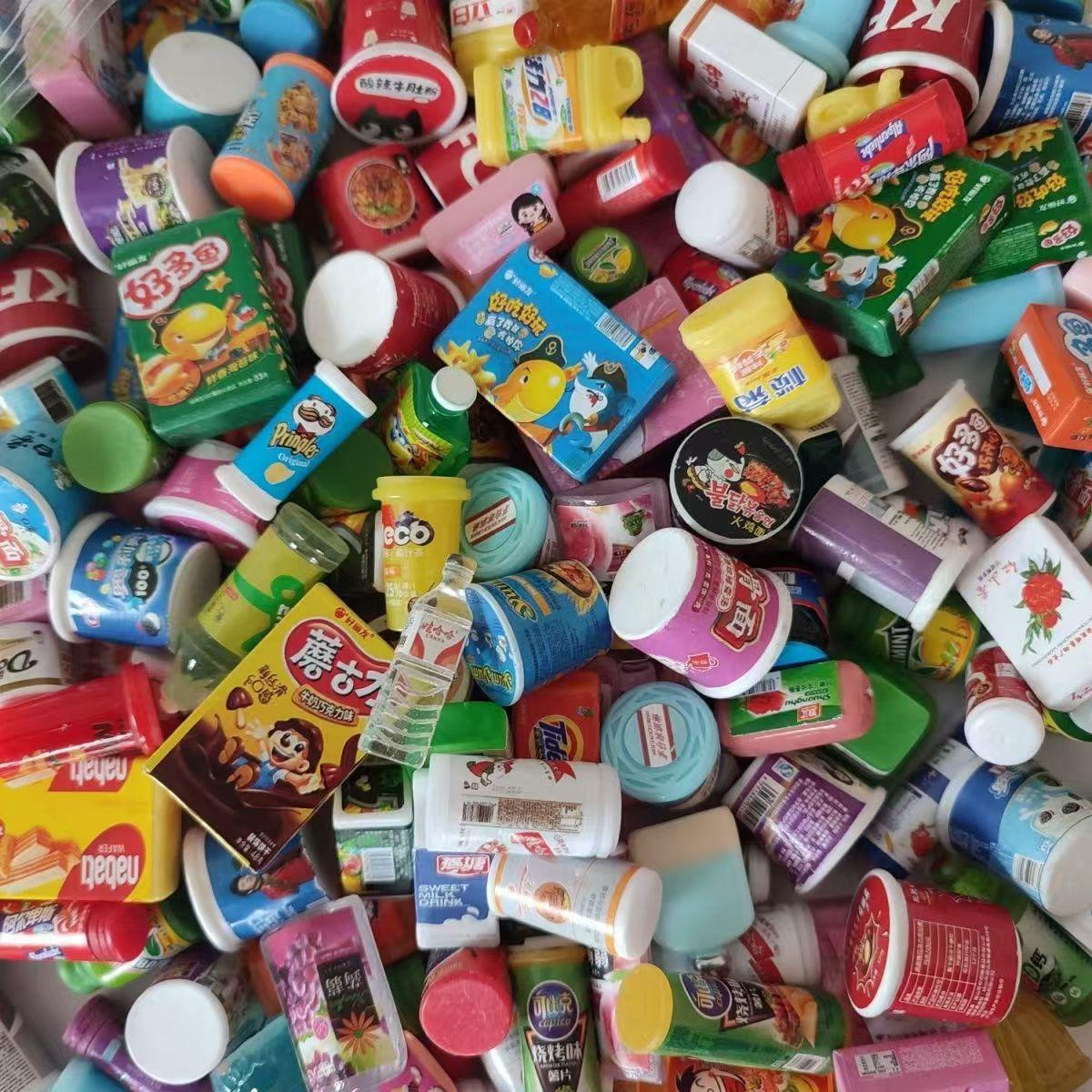 

Красивые мини-симуляция Супермаркет Четырехсторонние полки, Украшения для кукольного домика, Напитки, Игры с едой, Детская игрушка-модель для игрового домика