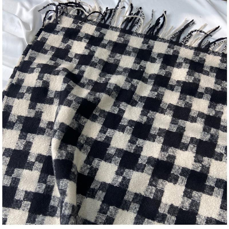 Black and White Plaid Scarf Women's Autumn and Winter New Imitation Cashmere Fringed Scarf Thickened Warm Shawl