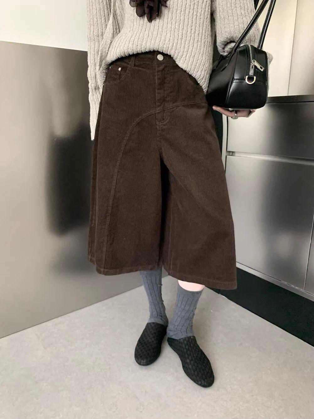 

Chao s Pick: High-Waist Retro Wide-Leg Corduroy Cropped Pants for Women - Autumn/Winter Collection Small