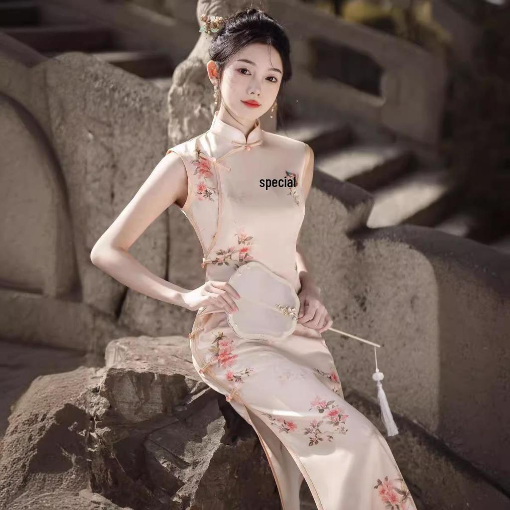 2024 Summer Young Elegant Sleeveless Cheongsam: Modern Literary Style