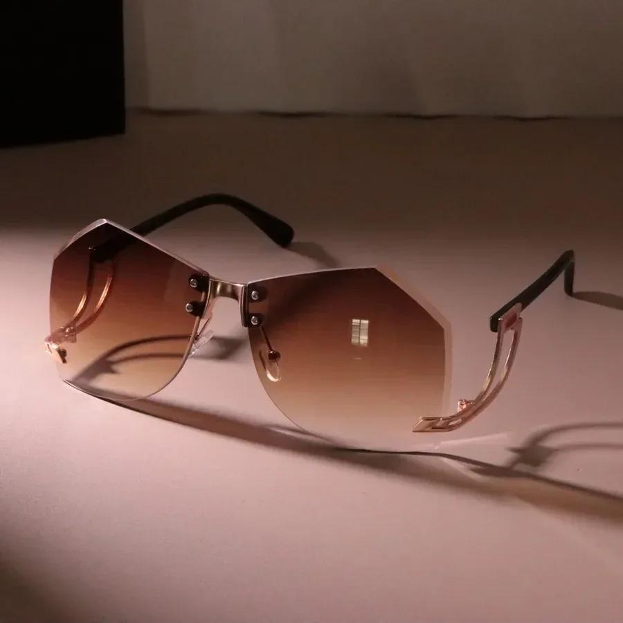 Fashion Big Frame Sunglasses Women Men Minimalist Square Designer Sun Glasses Male Female Brand Colorful Travel