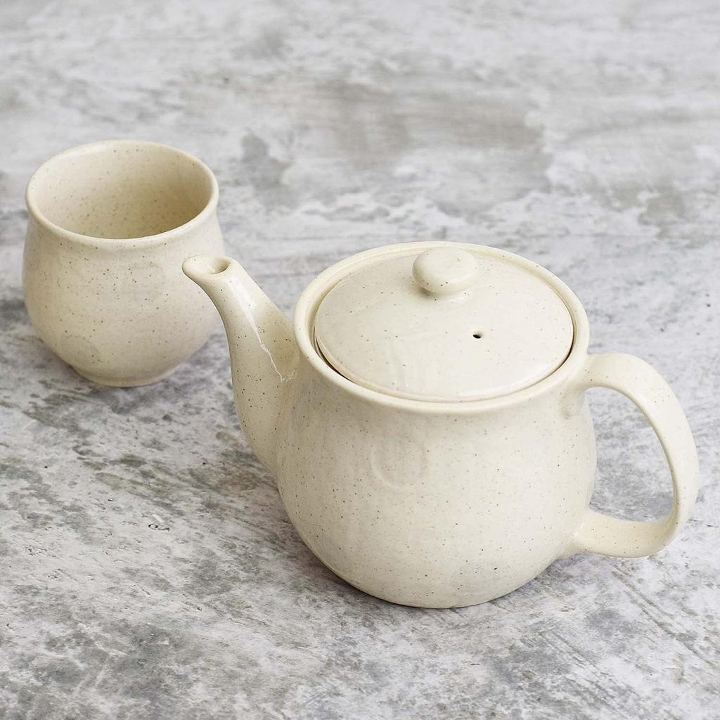 Tatara Teapot with Tea Strainer, Polka Dot Design, Mino Ware, White, Microwave and Dishwasher Safe, Made in Japan, Sabon, Product Number: 030561