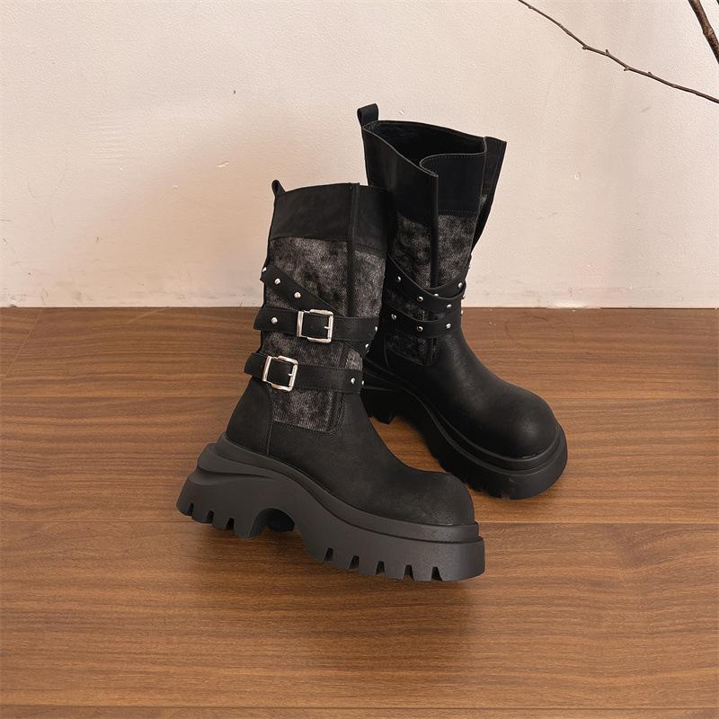 

Ботинки Мартин на толстой подошве, средней высоты, женские, 2025 осень, новые, с пряжкой-ремнем, ботинки-локомотивы, ботинки в британском стиле, ботинки рыцаря 40 чёрный