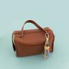 Ligero Encanto de Bolso Inspirado en Frutas con Acento de Concha de PU Hecha a Mano y Borlas Desmontables
