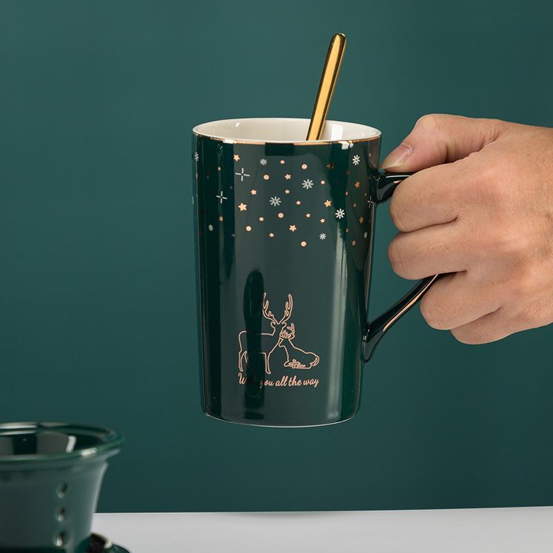Ceramic Mug with Gold Rim, Tea Strainer, and Lid - Perfect Business Gift for Men and Women.