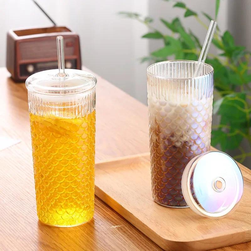 Bouteilles d'eau en verre à rayures motif écailles de poisson avec couvercle et paille Verres à boire transparents Tasses à café de haut niveau d'apparence
