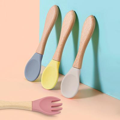 Nome personalizzato Forchetta di bambù per bambini Cucchiaio di alimentazione in legno di silicone Cucchiaio per l'alimentazione dei bambini Accessori per l'alimentazione dei neonati Biologico Senza BPA