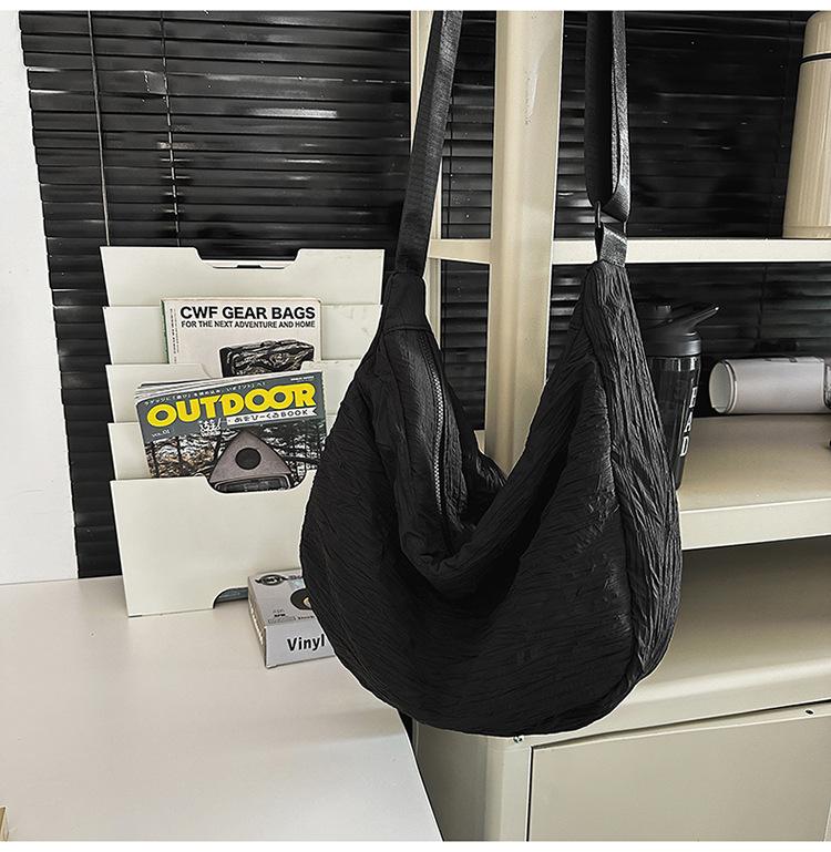 Men'S And Women'S Niche Pleated Lazy Style Big Satchel Casual Commuter Messenger Bag Fashion Trend Black Shoulder Bag