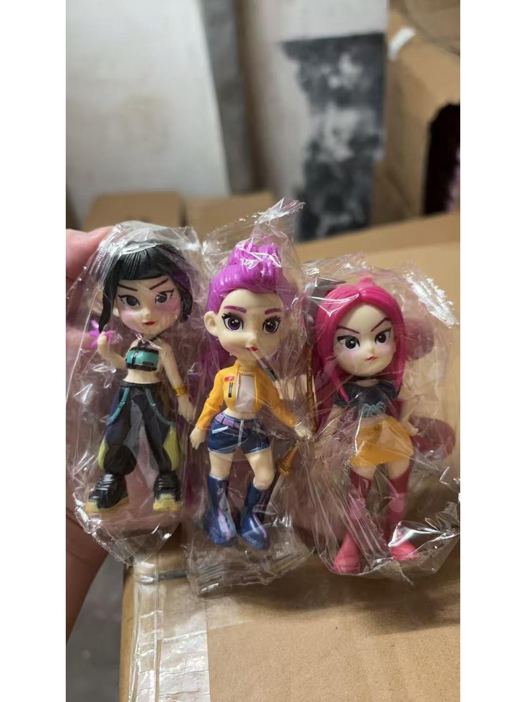 

Міжнародний K-POP Мисливиця на демонів Група дівчат Лялька з непрозорої коробки: Вінілова фігурка-іграшка Lumi, Mila, Zoe