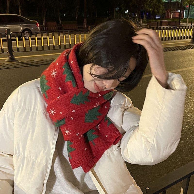 Versatile Christmas Tree Red Knitted Scarf Women'S Match Christmas Gifts Autumn Winter Warm Neck Protection Scarf Green Scarf