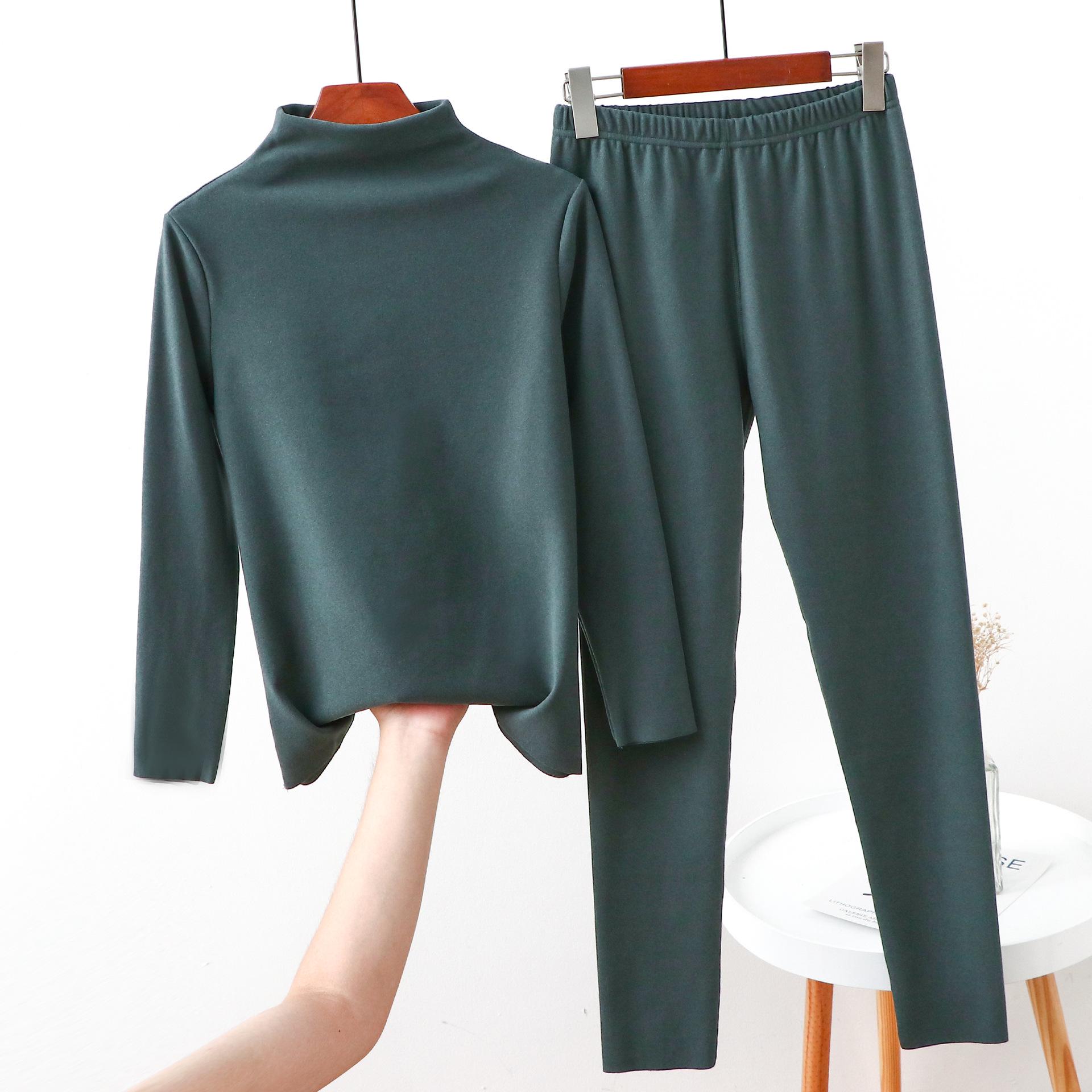 

Комплект из водолазки и брюк из плотного немецкого бархата больших размеров для женщин на осень и зиму 3XL (65-80 kg)