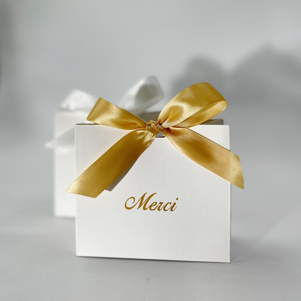 White Mini Candy Boxes for Wedding Baby Shower Favors Birthday Christmas Party Gift Packaging Small Treat Bags Decor
