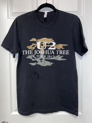 26 U2 The Joshua Tree Tour 2017 Black T Shirt Men’s Size: Medium Unisex T-Shirt