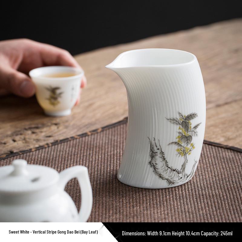 Mutton Fat Jade Horseshoe Gongdao Tea Set Accessories: Kung Fu Tea Cup and Distributor