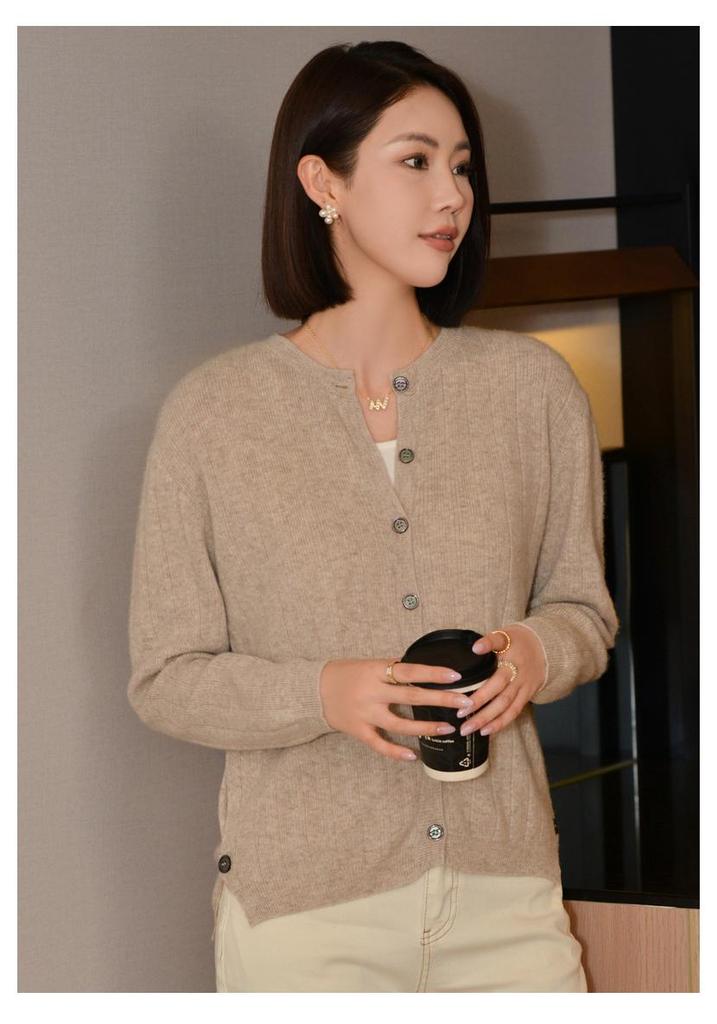 Women's Pure Wool Knit Cardigan, 2024 Autumn/Winter, Round Neck, Loose Fit, Versatile Long Sleeve Sweater.