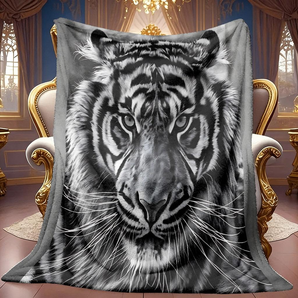 A 2D Black and White Tiger-themed Flannel Blanket, Featuring Soft High-definition Digital Printing for Cooling Comfort, Suitable for Year-round Use! M