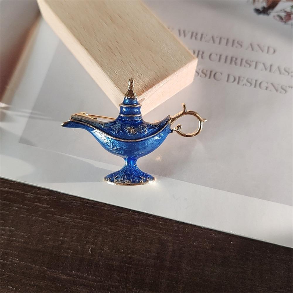 Vintage Aladdin Magic Lamp Genie Brooches Exotic Enamel Lapel Pin for Women Men Clothing Decor Fashion Jewelry Gift Accessories