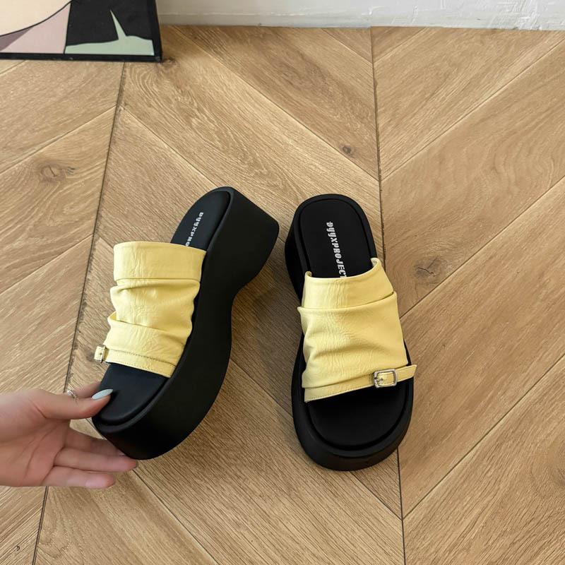 Thick Bottom Heightens Wrinkled Skin One-word Drag Women 2025 Summer Outer Wear Temperament Beach Flat Bottom Sandals Step On Shit Slippers